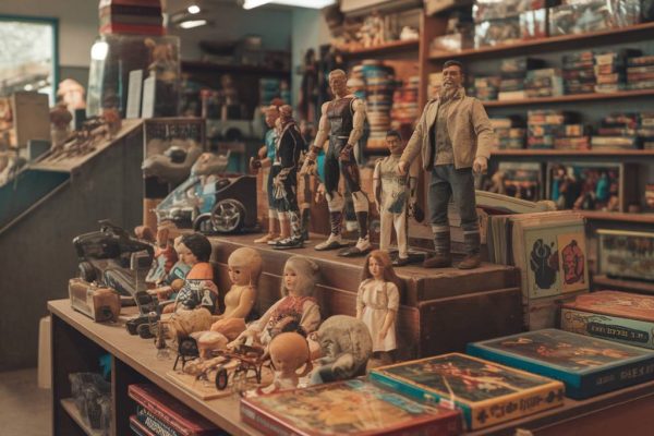 "Quand les jouets deviennent héros de BD : histoires et anecdotes méconnues"